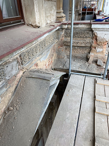 2025 Plachého 6, Plzeň- rekonstrukce historické fasády včetně výroby ozdobných prvků