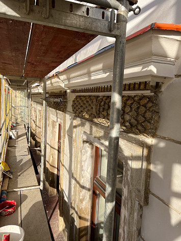 2025 Plachého 6, Plzeň- rekonstrukce historické fasády včetně výroby ozdobných prvků