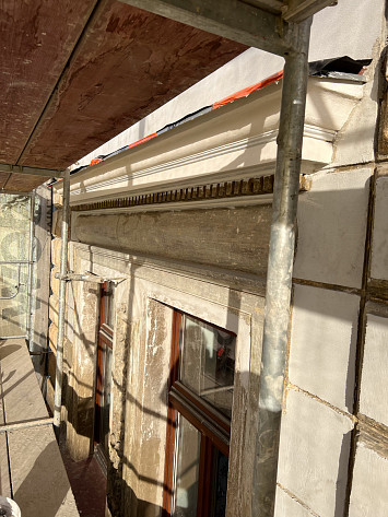 2025 Plachého 6, Plzeň- rekonstrukce historické fasády včetně výroby ozdobných prvků