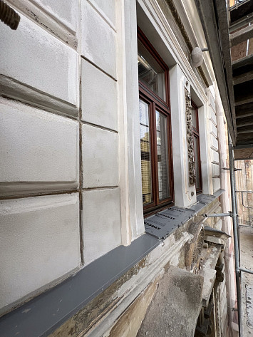 2025 Plachého 6, Plzeň- rekonstrukce historické fasády včetně výroby ozdobných prvků