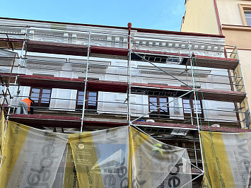 2025 Plachého 6, Plzeň- rekonstrukce historické fasády včetně výroby ozdobných prvků