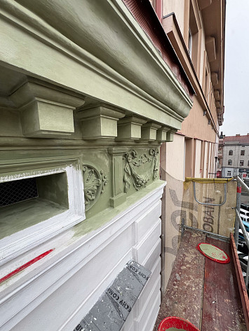 2025 Plachého 6, Plzeň- rekonstrukce historické fasády včetně výroby ozdobných prvků