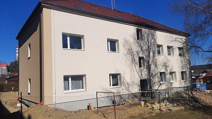 Zateplení a vestavba dvou podkrovních bytových jednotek. Holoubkov, 2021/2022